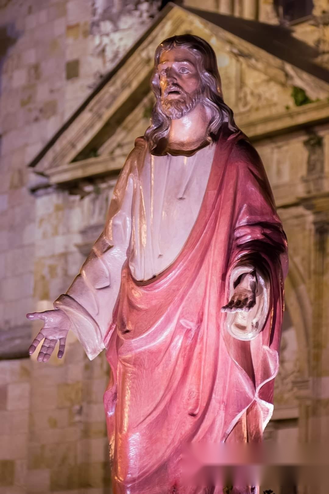 Primer plano de la imagen de Nuestro Señor Jesús de Luz y Vida